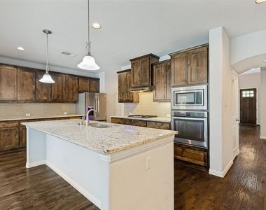 5425 Datewood Lane - Photo Thumbnail 4