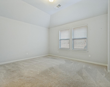 5425 Datewood Lane - Photo Thumbnail 9