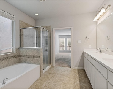 5425 Datewood Lane - Photo Thumbnail 7