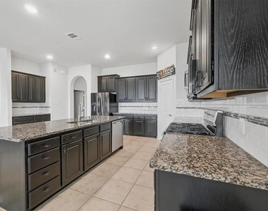 602 Brock Drive - Photo Thumbnail 10