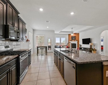 602 Brock Drive - Photo Thumbnail 9