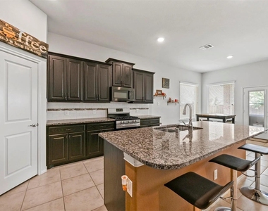 602 Brock Drive - Photo Thumbnail 8