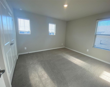 2129 Mustang Way - Photo Thumbnail 33