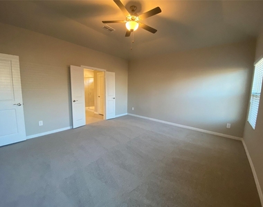 2129 Mustang Way - Photo Thumbnail 22