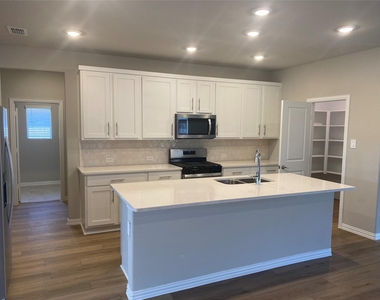 2129 Mustang Way - Photo Thumbnail 3