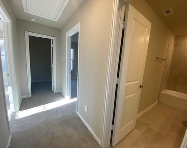 2129 Mustang Way - Photo Thumbnail 35