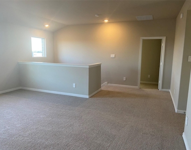 2129 Mustang Way - Photo Thumbnail 23