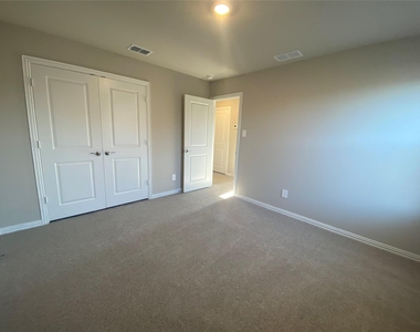 2129 Mustang Way - Photo Thumbnail 30