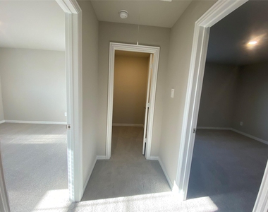 2129 Mustang Way - Photo Thumbnail 34