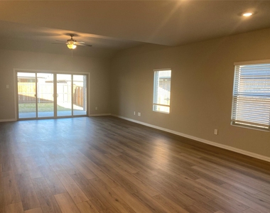 2129 Mustang Way - Photo Thumbnail 8
