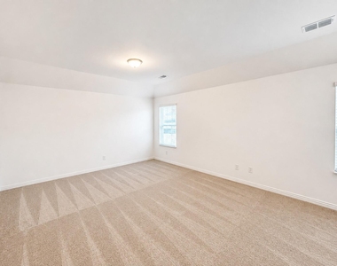 715 Roanoke Drive - Photo Thumbnail 18