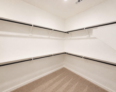 715 Roanoke Drive - Photo Thumbnail 15