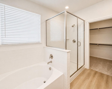 715 Roanoke Drive - Photo Thumbnail 13