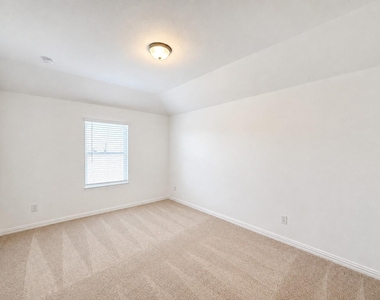 715 Roanoke Drive - Photo Thumbnail 23