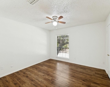15151 Berry Trail - Photo Thumbnail 11