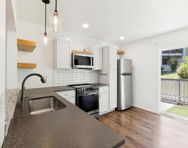 15151 Berry Trail - Photo Thumbnail 7