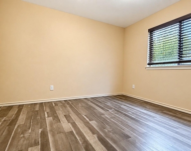 3024 Ortiz Drive - Photo Thumbnail 12