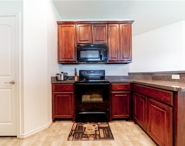 3024 Ortiz Drive - Photo Thumbnail 7