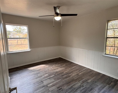 1247 Seminole Drive - Photo Thumbnail 16