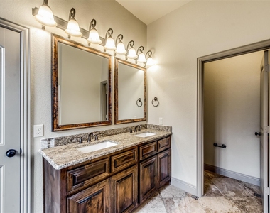 8512 Meadow Sweet Lane - Photo Thumbnail 13