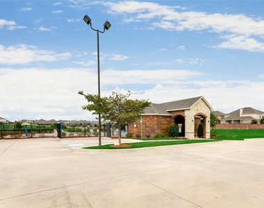 8512 Meadow Sweet Lane - Photo Thumbnail 2