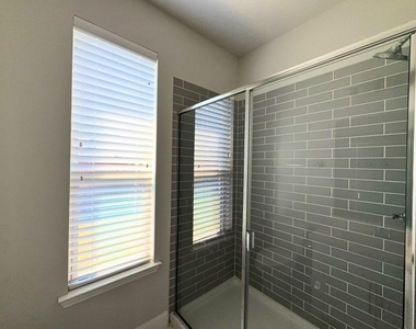 501 Upper Falls Lane - Photo Thumbnail 15