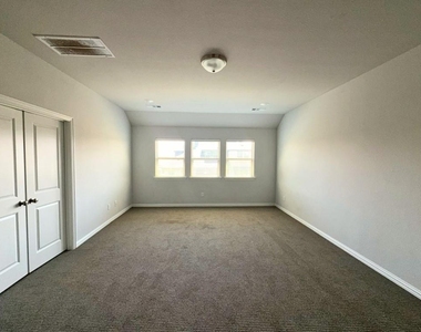 501 Upper Falls Lane - Photo Thumbnail 13
