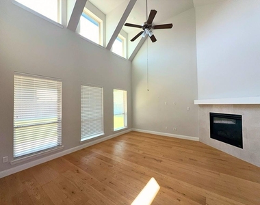 501 Upper Falls Lane - Photo Thumbnail 2