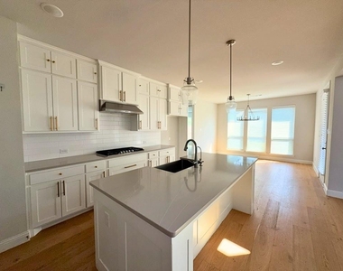 501 Upper Falls Lane - Photo Thumbnail 3