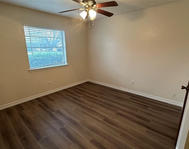 5916 Kary Lynn Drive S - Photo Thumbnail 23