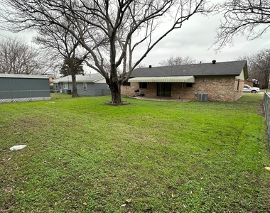 5916 Kary Lynn Drive S - Photo Thumbnail 10