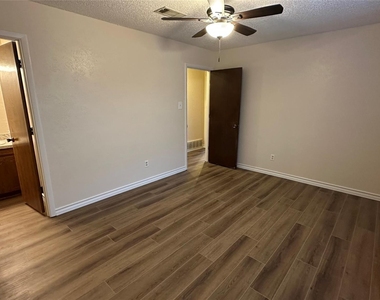 5916 Kary Lynn Drive S - Photo Thumbnail 20