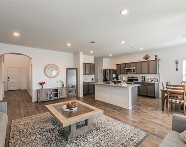 2405 Lupton Street - Photo Thumbnail 1