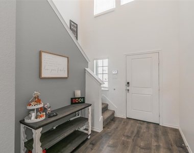 2405 Lupton Street - Photo Thumbnail 6