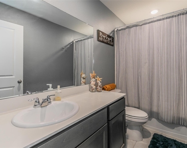 2405 Lupton Street - Photo Thumbnail 16