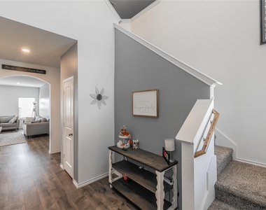2405 Lupton Street - Photo Thumbnail 5
