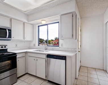 657 Prairie Dell Street - Photo Thumbnail 7