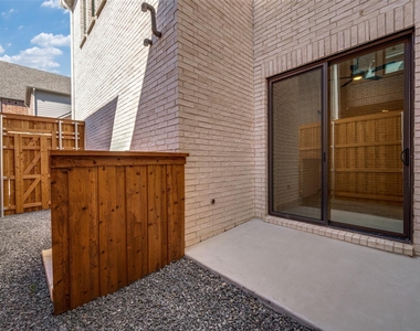 4476 Burge Avenue - Photo Thumbnail 11