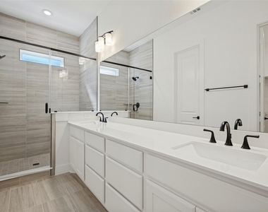 4476 Burge Avenue - Photo Thumbnail 10