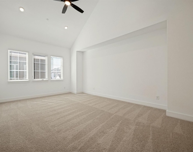 4476 Burge Avenue - Photo Thumbnail 9