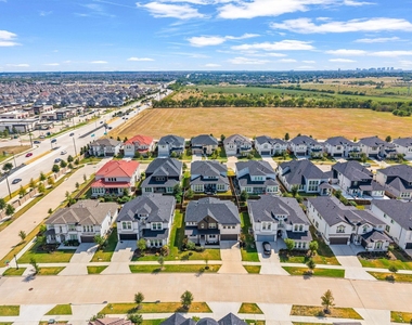 12637 Diamond Creek Drive - Photo Thumbnail 34