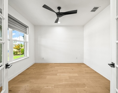 12637 Diamond Creek Drive - Photo Thumbnail 5