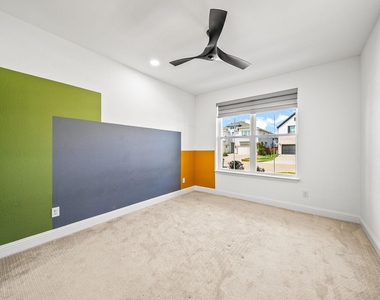 12637 Diamond Creek Drive - Photo Thumbnail 6