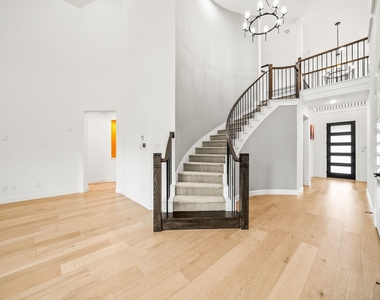 12637 Diamond Creek Drive - Photo Thumbnail 10