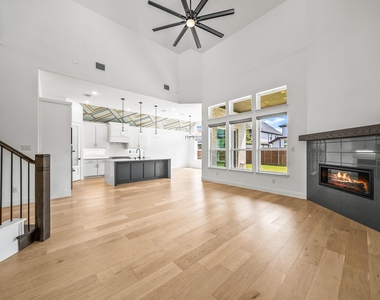 12637 Diamond Creek Drive - Photo Thumbnail 14