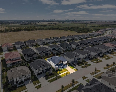 12637 Diamond Creek Drive - Photo Thumbnail 35