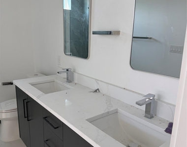 2204 Lovedale Avenue - Photo Thumbnail 17