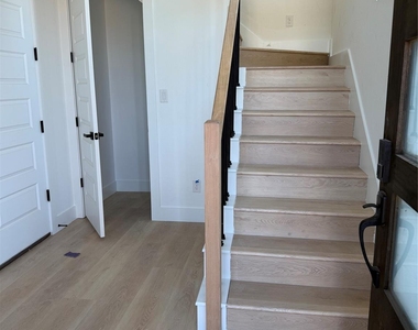 2204 Lovedale Avenue - Photo Thumbnail 1