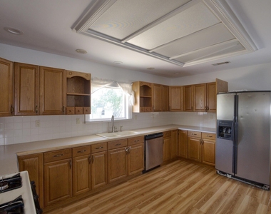 6702 Hyacinth Lane - Photo Thumbnail 4