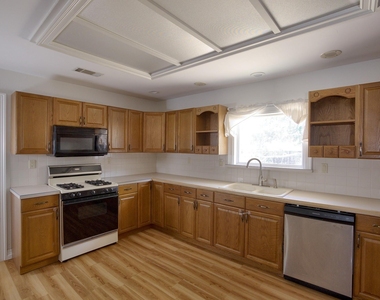 6702 Hyacinth Lane - Photo Thumbnail 3